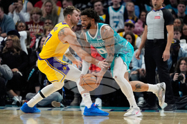 Lakers Hornets Basketball