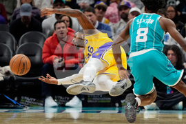 Lakers Hornets Basketball