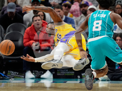 Lakers Hornets Basketball
