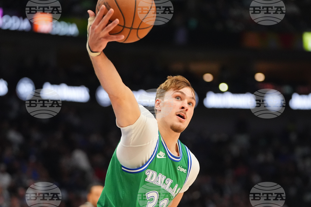 Bucks Mavericks Basketball