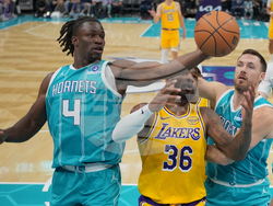 Lakers Hornets Basketball