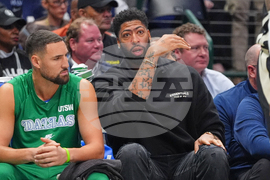 Bucks Mavericks Basketball