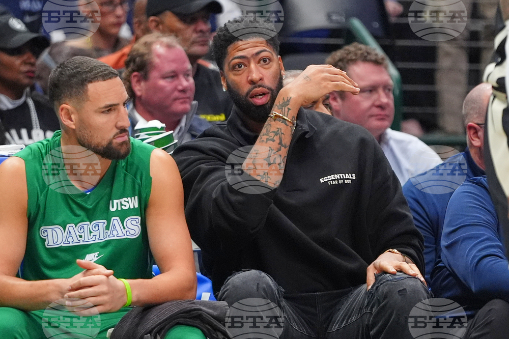 Bucks Mavericks Basketball