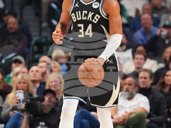 Bucks Mavericks Basketball