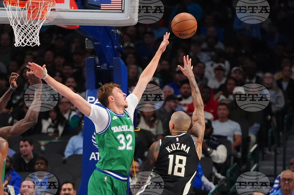 Bucks Mavericks Basketball