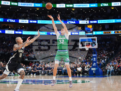 Bucks Mavericks Basketball