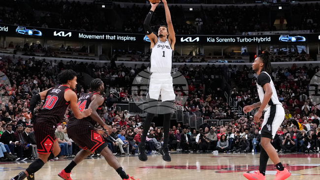 Сан Антонио Спърс победи Чикаго Булс в НБА