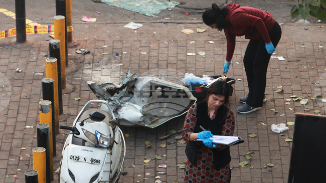 Индия арестува жител на Кашмир, заподозрян във връзка с взрива на кола в Делхи