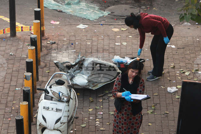Индия арестува жител на Кашмир, заподозрян във връзка с взрива на кола в Делхи