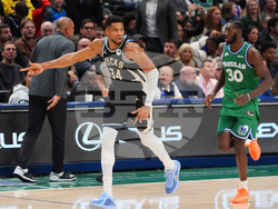 Bucks Mavericks Basketball