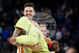 Hawks Clippers Basketball