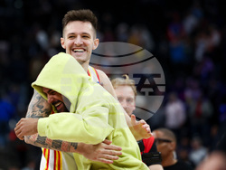 Hawks Clippers Basketball