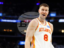 Hawks Clippers Basketball