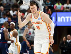 Hawks Clippers Basketball