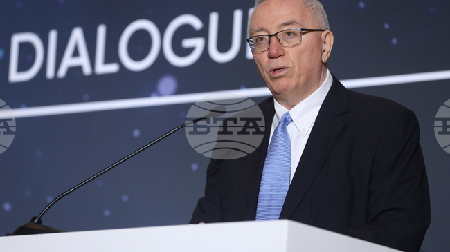 Вече не можем да разделяме отбрана и демокрация, каза председателят на Центъра за изследване на демокрацията Огнян Шентов