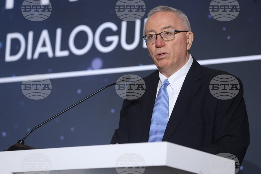 Вече не можем да разделяме отбрана и демокрация, каза председателят на Центъра за изследване на демокрацията Огнян Шентов