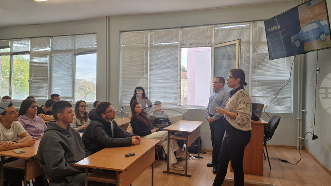 По-малко его, повече мисъл, грижа и отговорност на пътя, е апелът на експертите Зорница Станева и Мартин Свирчев към младите шофьори 