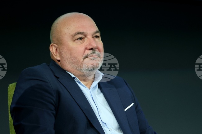 Бюджетът за 2026 г. е под натиск заради нереалистични приходи и забавени реформи, заяви членът на Фискалния съвет Любомир Дацов