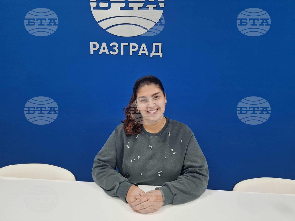 Музиката ми дава свободата да изразявам себе си, чувствата и емоциите си, казва младата пианистка Ивана Хосровян