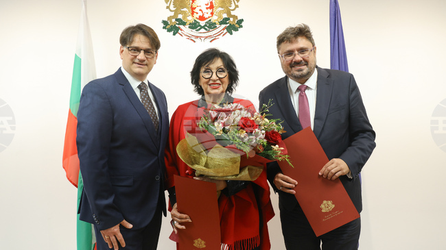 Генералният директор на БТА Кирил Вълчев и певицата Йорданка Христова получиха днес своите отличия „Златен век"