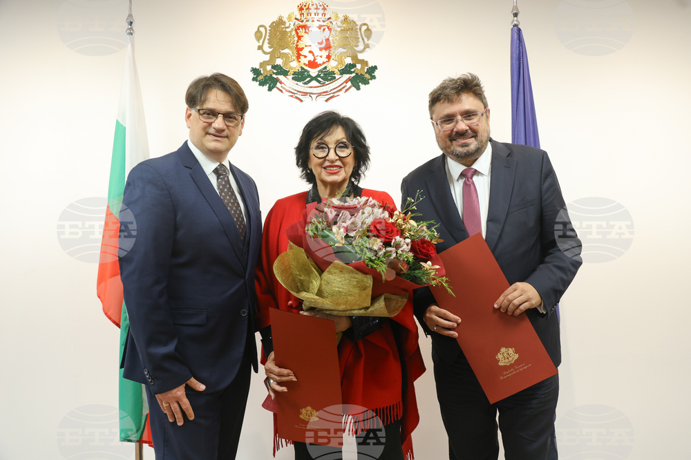 Singer Yordanka Hristova and BTA Director General Kiril Valchev Receive Golden Age Awards