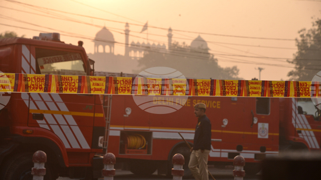 ПТИ: Съд в Делхи изпрати трима лекари и един проповедник, задържани за атентата до Червената крепост, в арест на антитерористичната служба