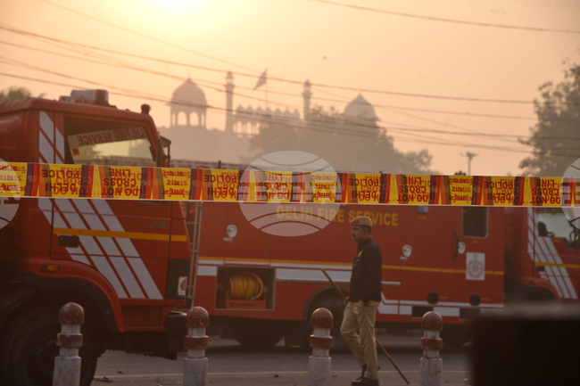 ПТИ: Съд в Делхи изпрати трима лекари и един проповедник, задържани за атентата до Червената крепост, в арест на антитерористичната служба