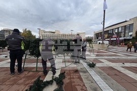 Благоевград - коледна украса - подготовка