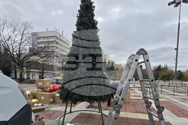 Благоевград - коледна украса - подготовка