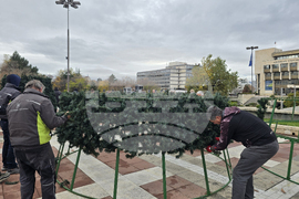 Благоевград - коледна украса - подготовка