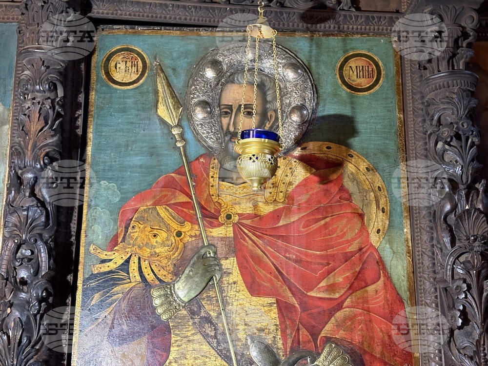 В митрополитската църква в Самоков има икона на свети Мина, която е дело на основоположника на Самоковската художествена школа Христо Димитров