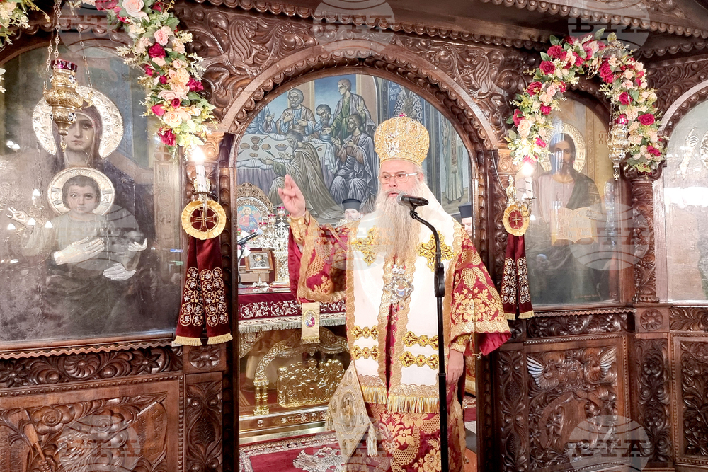 Пловдив - Св. Мина - митрополит - литургия