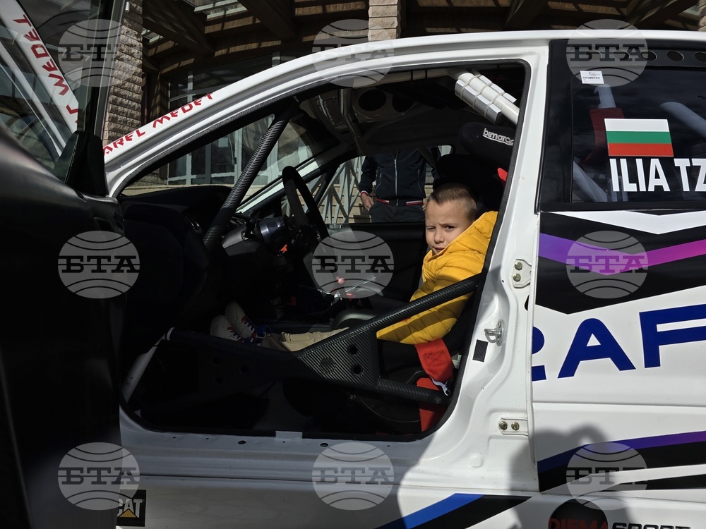 Панагюрище - Илия Царски и децата от дневен център „Дъга“