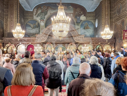 Пловдив - Св. Мина - митрополит - литургия