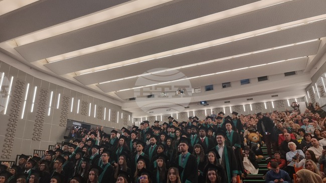 Млади лекари, завършили Тракийския университет през 2025 г., получиха своите дипломи