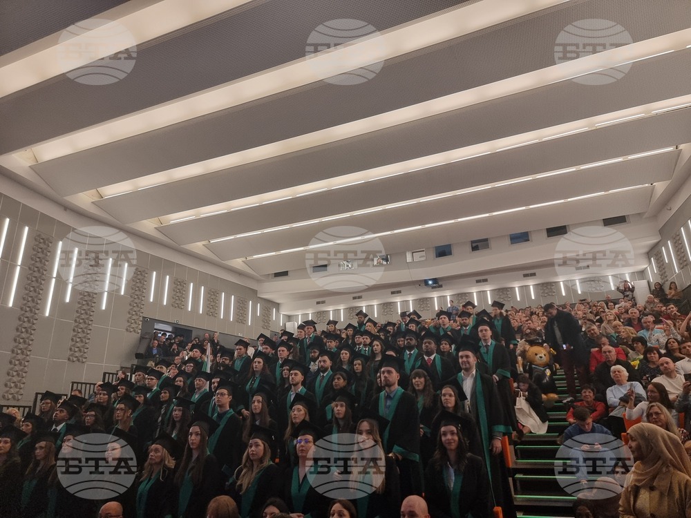 Млади лекари, завършили Тракийския университет през 2025 г., получиха своите дипломи