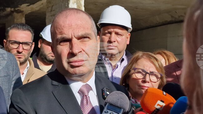 По изготвения проектобюджет за 2026 година няма никаква заплаха за отпадане на инфраструктурни проекти, каза Гроздан Караджов