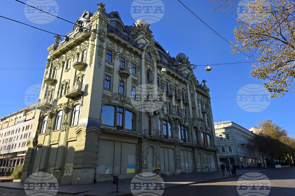 В Одеса отекват силни взривове, градът е атакуван с дронове, съобщават в местните канали в Телеграм 