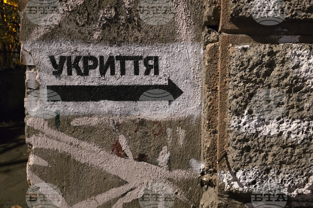 Одеса бе атакувана с дронове; силни взривове отекнаха в града, съобщи областният управител 