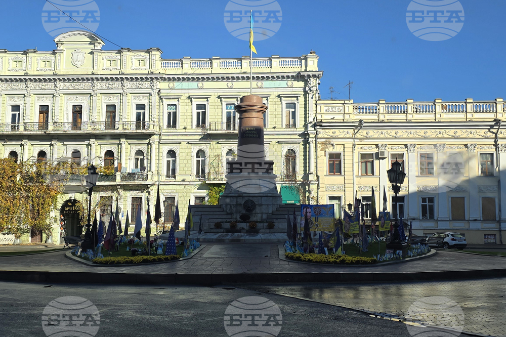 Трима души пострадаха при атаката с дронове в Одеса през нощта, съобщи областният управител