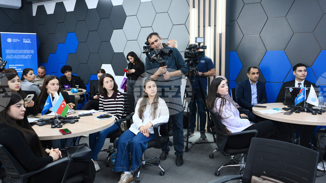 АЗЕРТАДЖ: Обучителна програма по телевизионна журналистика за младежи започна в Баку