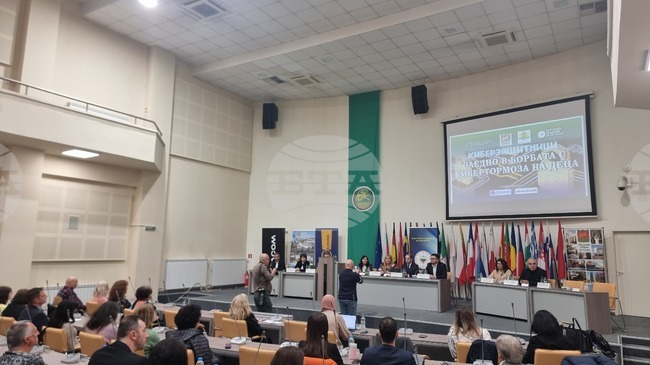Данните сочат, че за предходните години 51,9 на сто от децата в България са пострадали от кибертормоз, посочиха експерти на форум в Стара Загора 