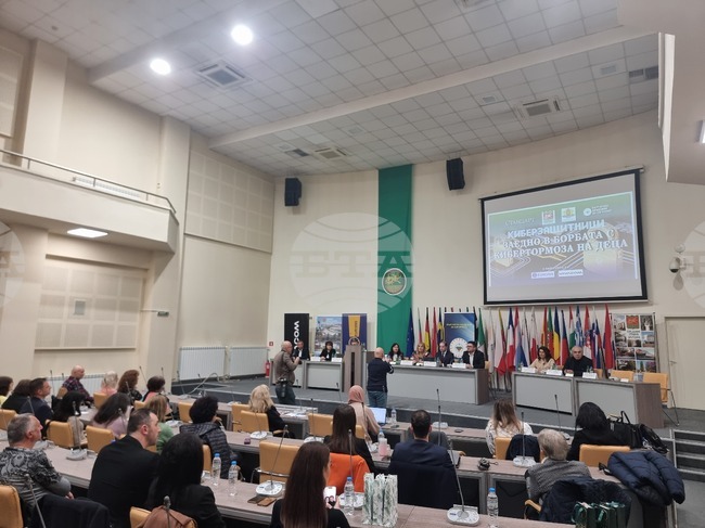 Данните сочат, че за предходните години 51,9 на сто от децата в България са пострадали от кибертормоз, посочиха експерти на форум в Стара Загора 