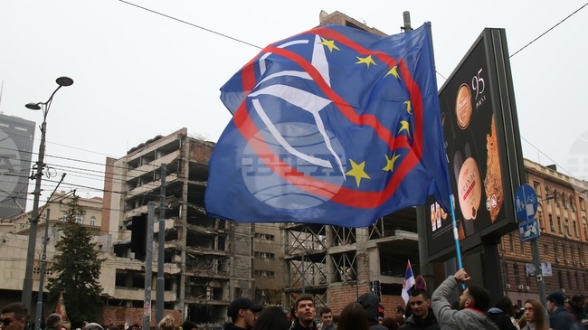 Протест срещу разрушаването на комплекса от сгради на Генералния щаб на няконякогашната югославска армия се проведе в Белград 