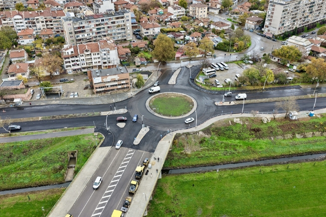 Затварят за два дни възлово кръстовище в Ямбол заради последен етап от изграждане на кръгово движение