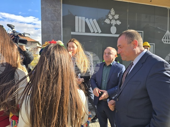 Всички спекулации, че държавата третира неравно общините са абсолютно неоснователни, каза министърът Иван Иванов в Сандански