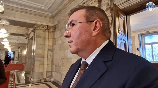 Парите от второто плащане по Плана за възстановяване и устойчивост в размер на близо 1 млрд. лв. са одобрени от ЕК, каза Костадин Ангелов