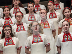 Детският хор на БНР кани своята публика на две специални събития от празничните чествания за 65-годишнината на емблематичния състав – концерт на 21 ноември и премиера на нов двуезичен албум на 23 ноември.