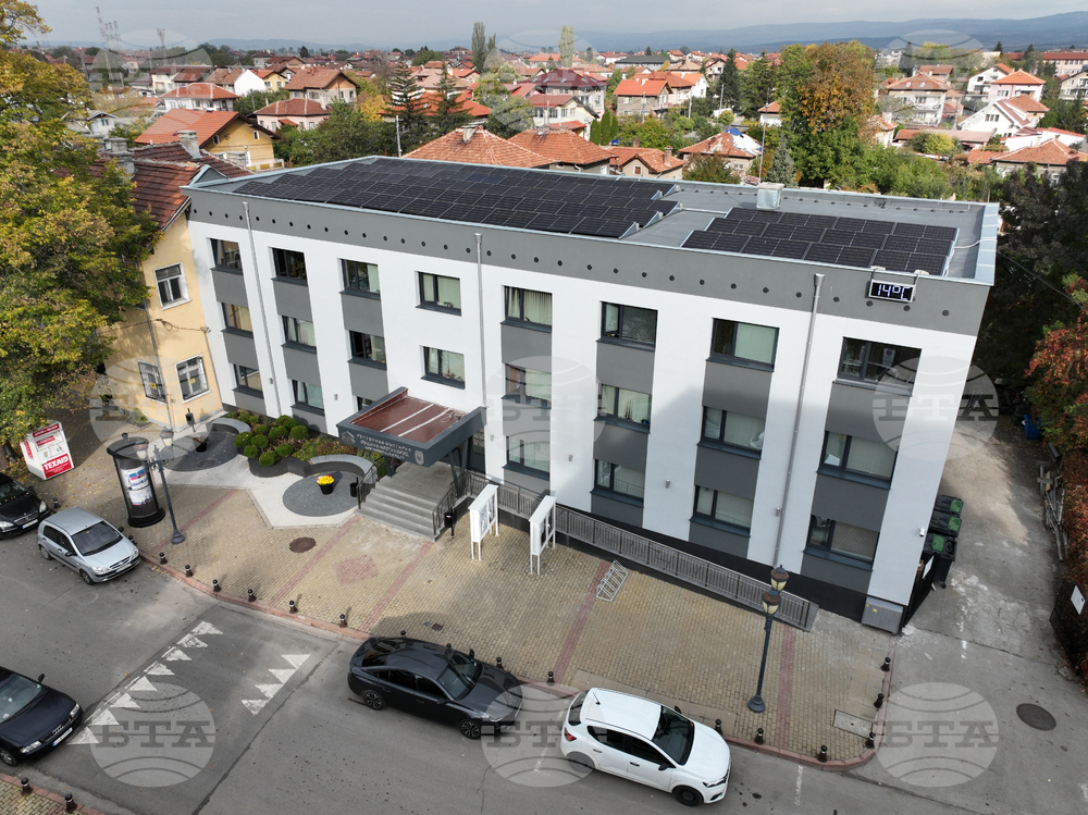 Общинският съвет в Костинброд реши да отпусне 400 000 лева за закупуване на нови автобуси, след като част от тях изгоряха през нощта