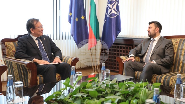 Foreign Minister Georgiev Holds Farewell Meeting with Japanese Ambassador Michigami